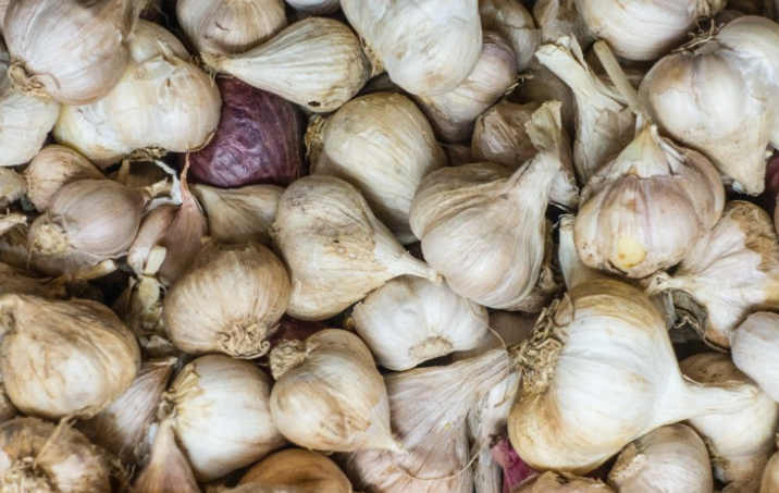 Ученые заявили, что чеснок способен эффективно снижать уровень холестерина Ученые заявили, что чеснок способен эффективно снижать уровень холестерина