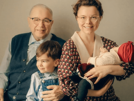 Терапевт Заплавнова назвала причины, по которым 78-летний Евгений Петросян смог стать отцом Терапевт Заплавнова назвала причины, по которым 78-летний Евгений Петросян смог стать отцом