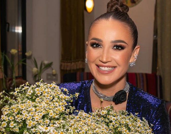 Бузова на коленях попросила Киркорова жениться на ней