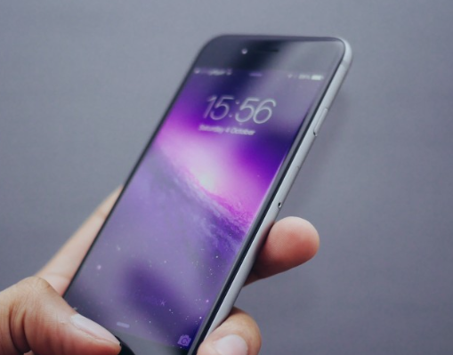 IT-эксперт Шутов счел бесполезным погружение в рис упавшего в воду смартфона IT-эксперт Шутов счел бесполезным погружение в рис упавшего в воду смартфона