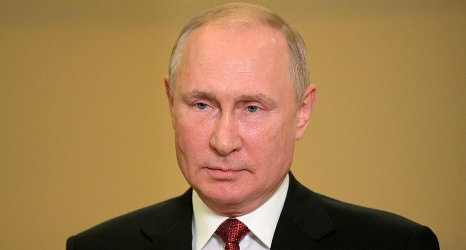 Владимир Путин присвоил звание «Заслуженного учителя РФ» двум тюменцам