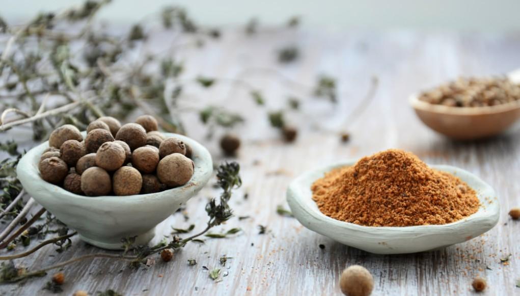 Врач Нанавати перечислила три специи для здорового кишечника и плоского живота