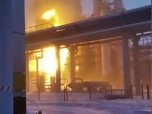 В Сызрани после атаки БПЛА ВСУ горит нефтеперерабатывающий завод (ВИДЕО)