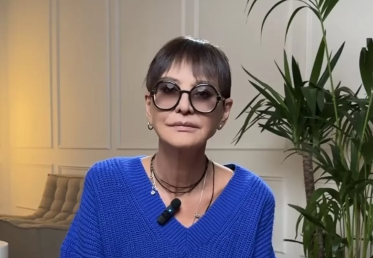 Ирина Хакамада опровергла слухи о пластических операциях Ирина Хакамада опровергла слухи о пластических операциях