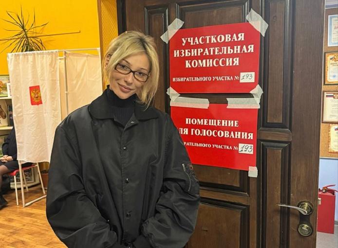 Настя Ивлеева пошутила о «голой вечеринке» на президентских выборах