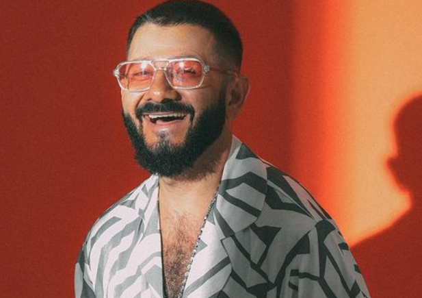 Михаил Галустян неожиданно ударил Павла Волю по лицу после разговора о работе