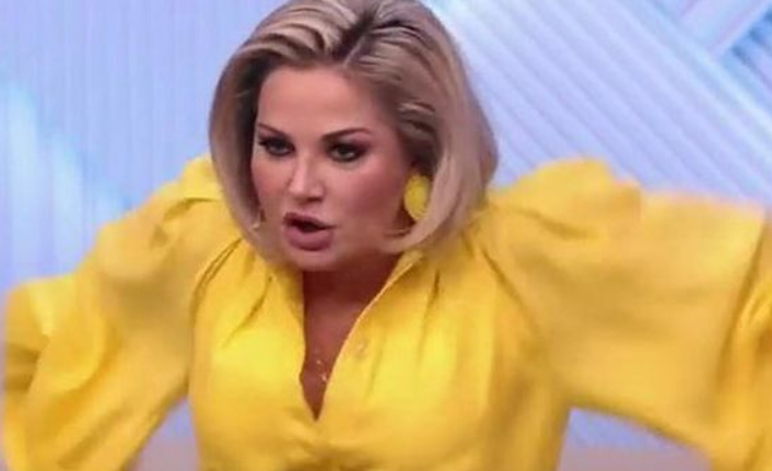 Стас Садальский в соцсетях назвал покинувшую РФ певицу Марию Максакову предателем Стас Садальский в соцсетях назвал покинувшую РФ певицу Марию Максакову предателем