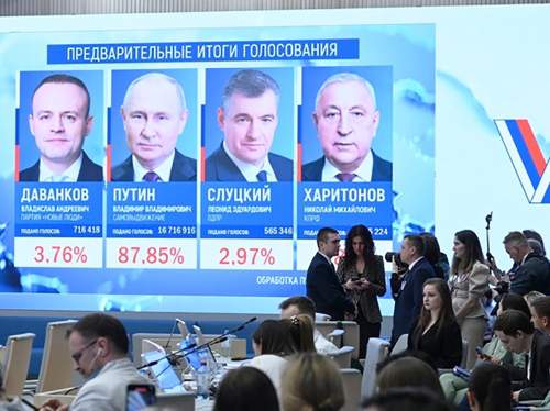 Стало известно, кто из зарубежных лидеров поздравил Путина с победой на выборах