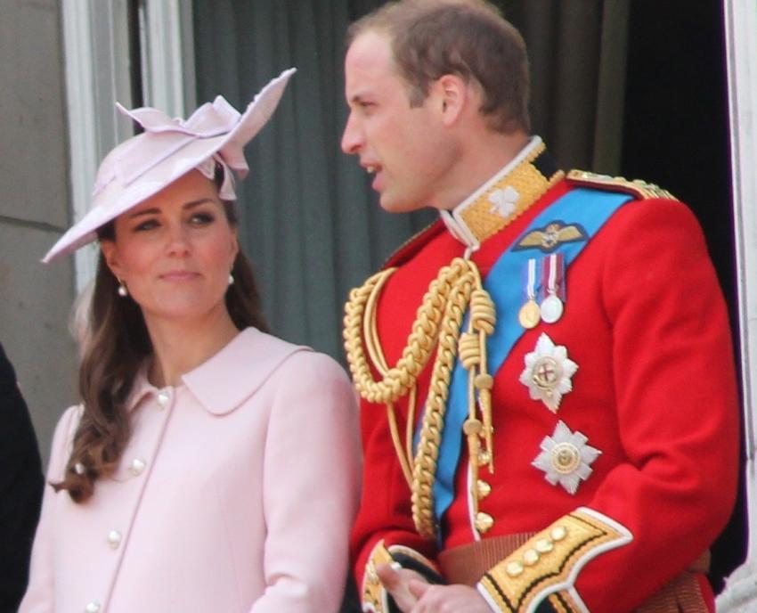 Герцогиня Меган Маркл несколько раз обращалась к Кейт Миддлтон после слухов об исчезновении Герцогиня Меган Маркл несколько раз обращалась к Кейт Миддлтон после слухов об исчезновении