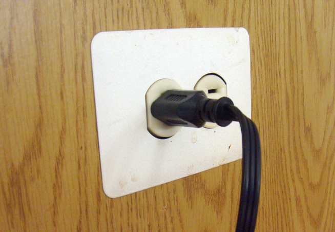 Hi-Tech Mail.ru: 39% россиян не отключают технику от розеток