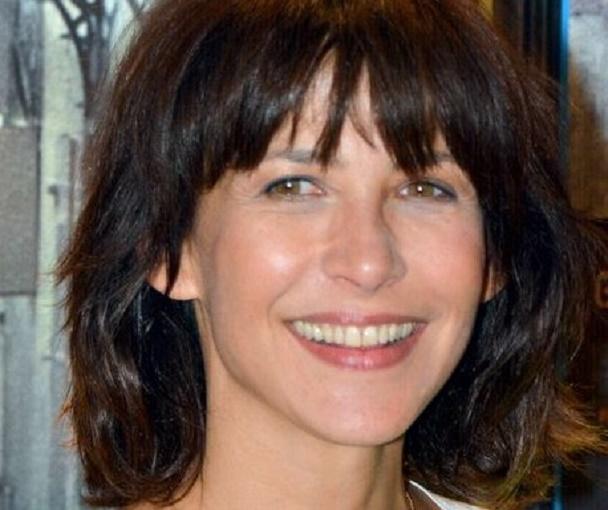 Актриса Марсо вызвала пересуды в Сети постом в поддержку Макрона по Украине