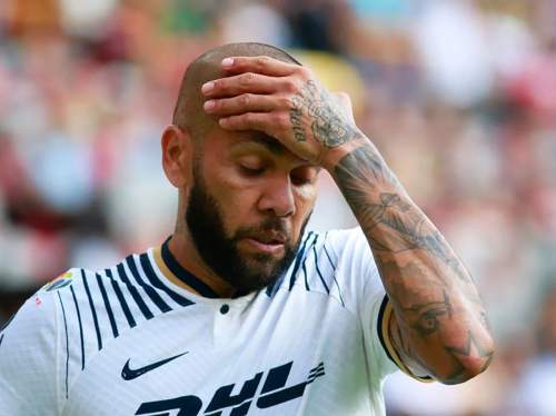 Суд согласился отпустить Дани Алвеса под залог 1 млн евро