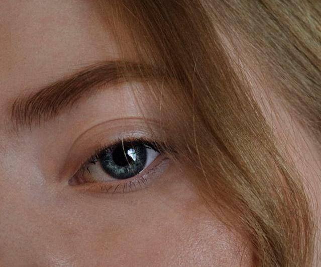 Дерматовенеролог Козлова перечислила губительные для кожи ежедневные привычки