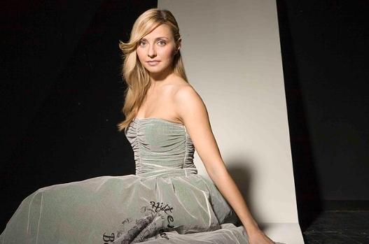 Татьяна Навка рассказала о съемках в фильме с младшей дочерью Татьяна Навка рассказала о съемках в фильме с младшей дочерью