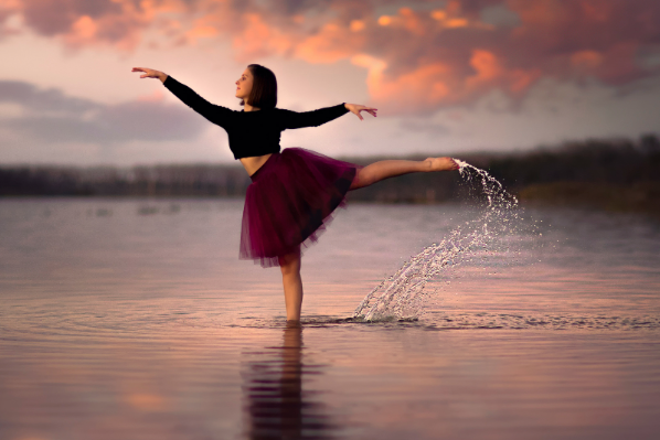 Врач-эндокринолог Лебедева заявила, что справиться со стрессом помогут танцы