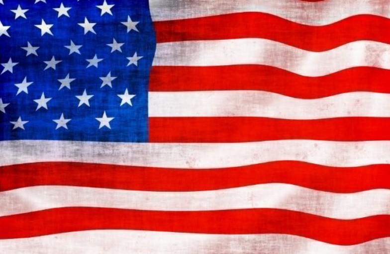 В США приносят цветы к генконсульству РФ в Нью-Йорке после теракта в "Крокусе"