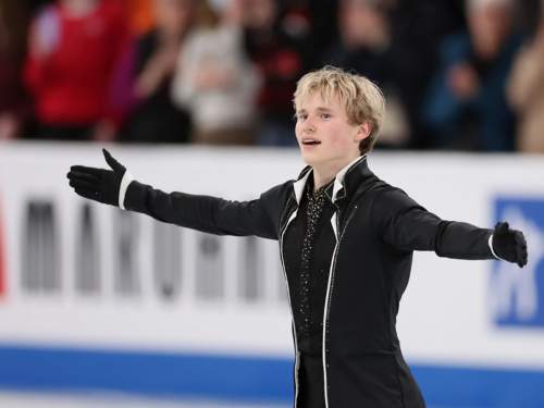 Фигурист из США Илья Малинин стал чемпионом мира, впервые в истории исполнив 6 четверных прыжков (ФОТО, ВИДЕО) Фигурист из США Илья Малинин стал чемпионом мира, впервые в истории исполнив 6 четверных прыжков (ФОТО, ВИДЕО)