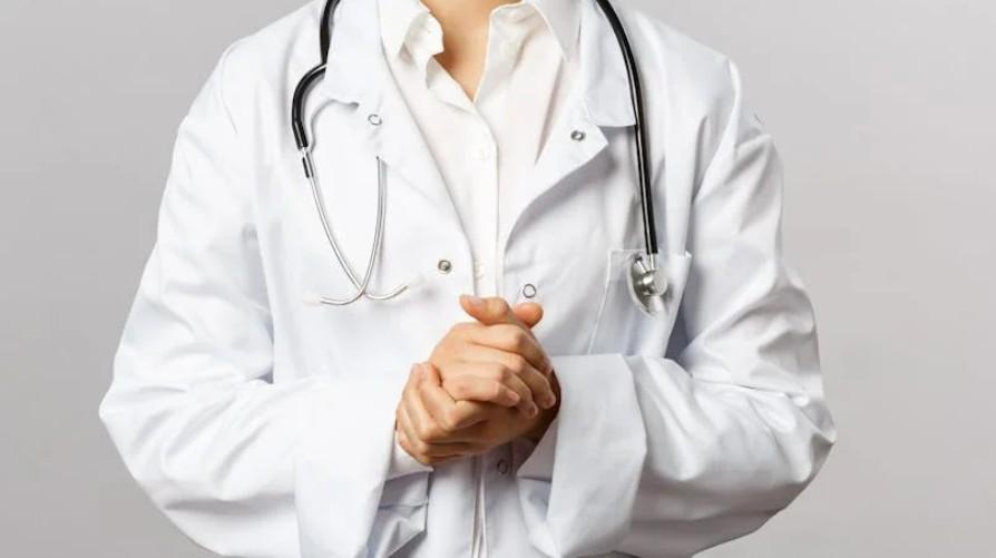 Стоматолог Давидян рассказал, как правильно ухаживать за зубами с брекетами