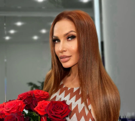 Эвелина Бледанс показала поездку на поезде в Крым