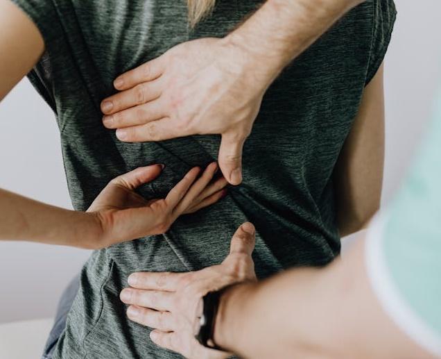 Ортопед Рязанцев рассказал об опасном хрусте в спине Ортопед Рязанцев рассказал об опасном хрусте в спине