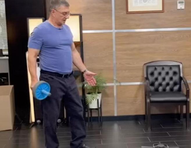 Доктор Мясников рассказал о расстройстве, из-за которого болит всё тело