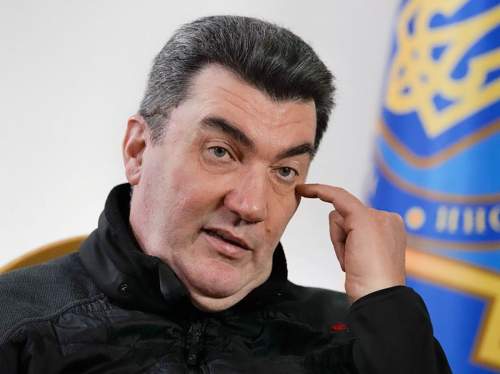 Зеленский уволил Данилова с поста главы СНБО Зеленский уволил Данилова с поста главы СНБО