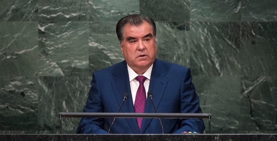 Президент Таджикистана Рахмон назвал постыдным и ужасным теракт в "Крокусе"
