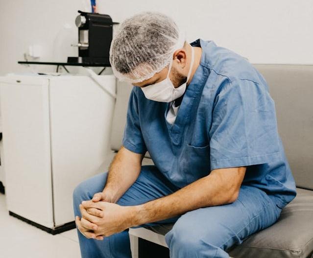 В Австралии турист случайно поскользнулся во время прыжков в воду и погиб В Австралии турист случайно поскользнулся во время прыжков в воду и погиб