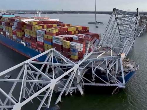 В США украинец снес мост: шестеро погибших, ущерб на $100 млрд (ФОТО, ВИДЕО)