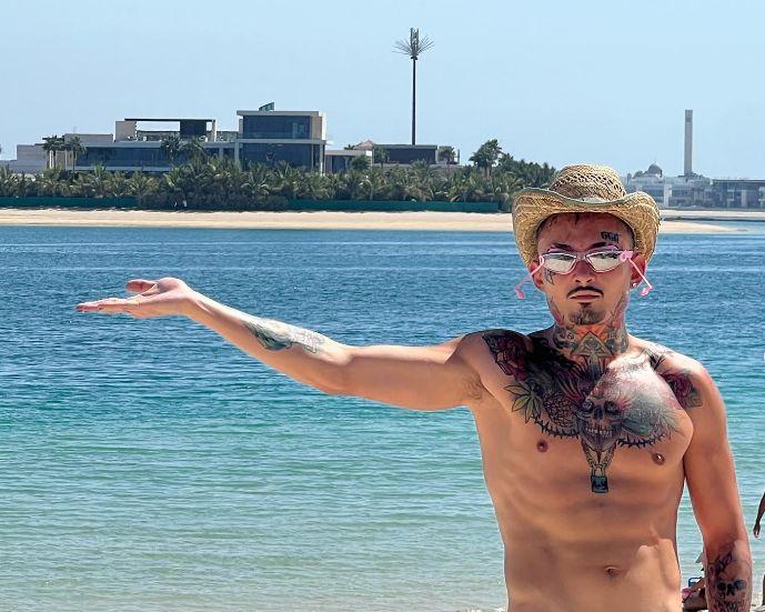 Иноагент Моргенштерн ответил на приглашение ветерана приехать в зону СВО Иноагент Моргенштерн ответил на приглашение ветерана приехать в зону СВО