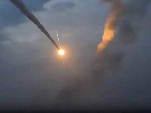 В Белгороде ПВО сбила 15 воздушных целей: повреждены «Белгород-арена» и 17 многоэтажек В Белгороде ПВО сбила 15 воздушных целей: повреждены «Белгород-арена» и 17 многоэтажек