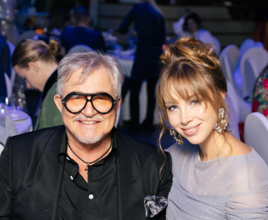 Жена Дмитрия Диброва показала подаренное на годовщину свадьбы кольцо