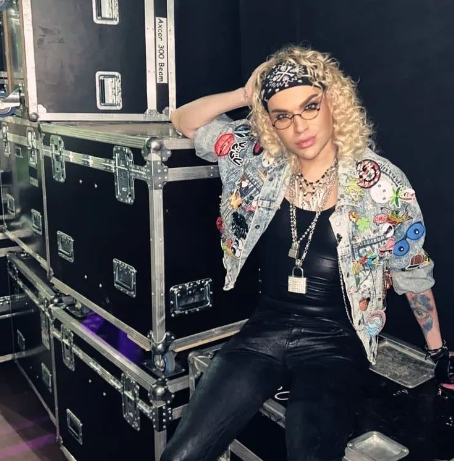 Гоген Солнцев показал процесс кормления новорожденного сына