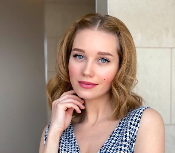 Кристина Асмус рассказала о ментальной связи с отцом, который не был с ней нежен Кристина Асмус рассказала о ментальной связи с отцом, который не был с ней нежен