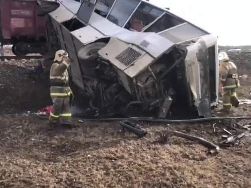 В Ярославской области поезд протаранил автобус: 8 погибших (ФОТО, ВИДЕО)