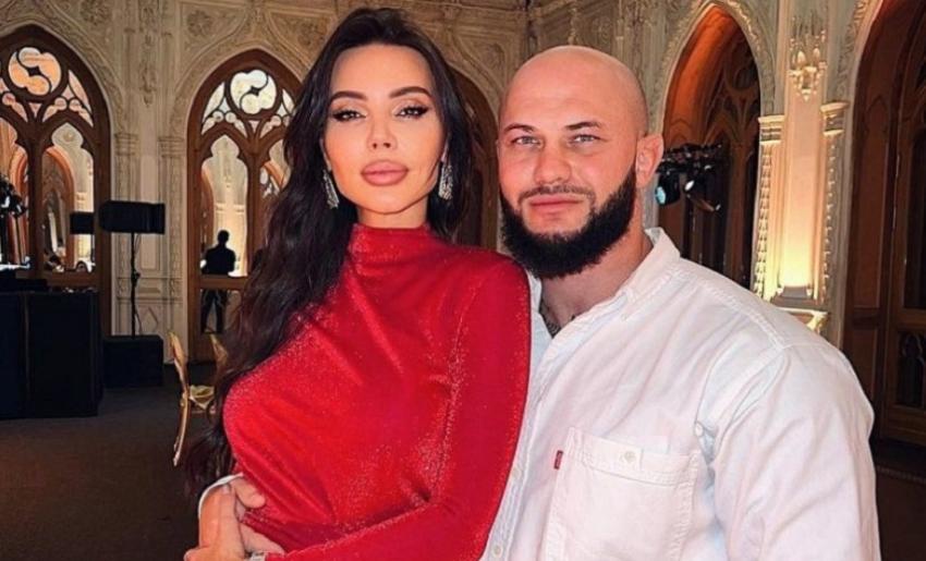 Оксана Самойлова разыграла детей, рассказав об очередной беременности