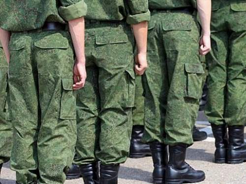 В Госдуме отреагировали на сообщения о принуждении срочников к контрактной службе