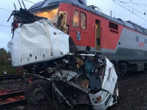 Стала известна причина столкновения поезда и автобуса под Ярославлем Стала известна причина столкновения поезда и автобуса под Ярославлем