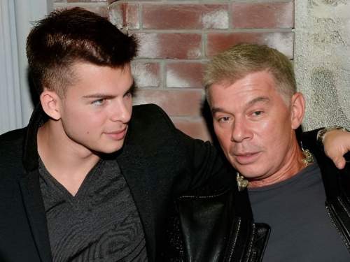 Mash: пасынок Газманова отказался от фамилии певца из-за санкций