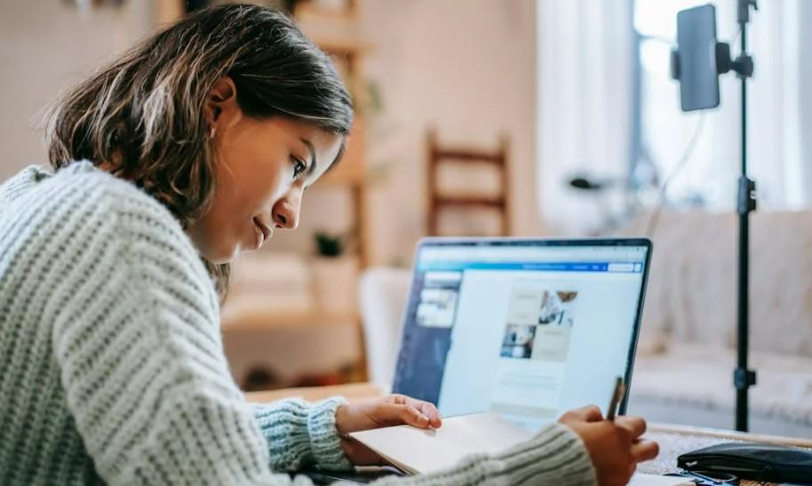 Психолог Ходаревская объяснила, что делать в случае абьюза на работе