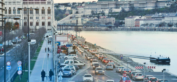 Терапевт Антонов рассказал об опасности автомобильных пробок в тёплую погоду