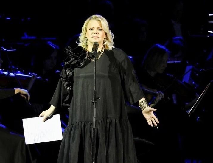 Яна Поплавская вышла из себя после тайного возвращения Ивана Урганта в кино