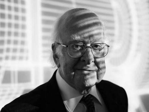 Умер лауреат Нобелевской премии по физике Хиггс, предсказавший существование бозона
