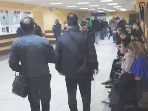 Массовый сбой в ГИБДД вызвал огромные очереди по всей России (ФОТО)