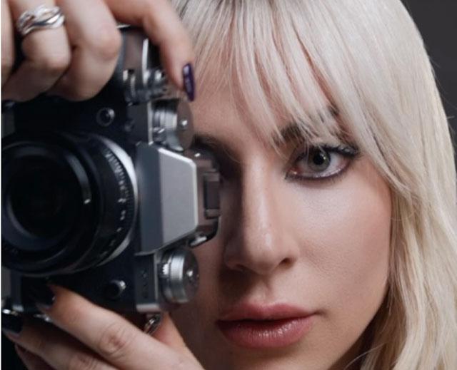 Леди Гага спровоцировала слухи о скором замужестве