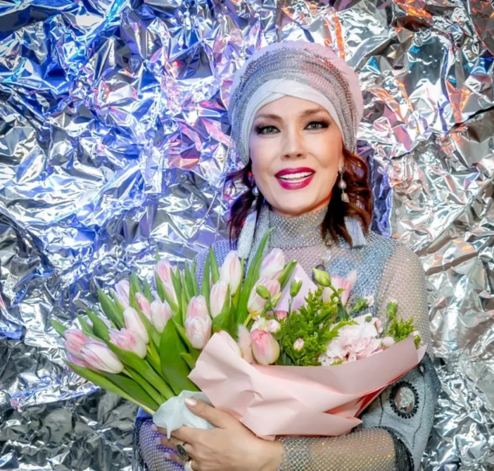 Певица Азиза рассказала, как Киркоров привозил ей авоськи с деньгами