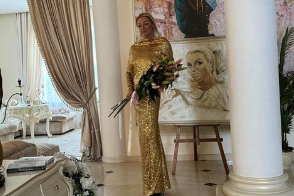 Анастасия Волочкова удивила подписчиков новым выходом в свет