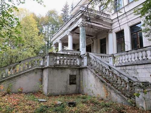 Заброшенную дачу Сталина купила компания, связанная с семьей экс-губернатора Кубани