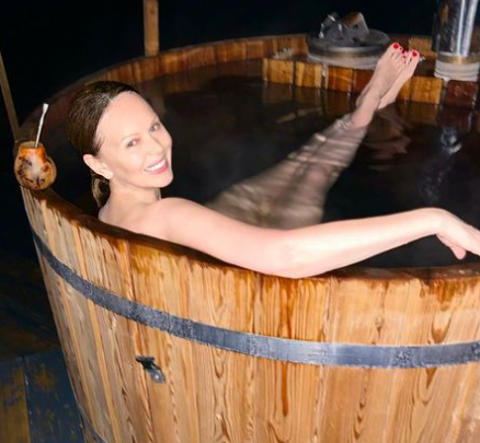 Ирина Безрукова полностью обнажилась в честь дня рождения Ирина Безрукова полностью обнажилась в честь дня рождения