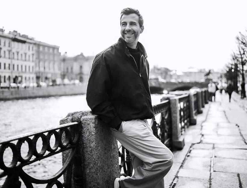 Эрнст в прямом эфире КВН поздравил Урганта с 46-летием Эрнст в прямом эфире КВН поздравил Урганта с 46-летием